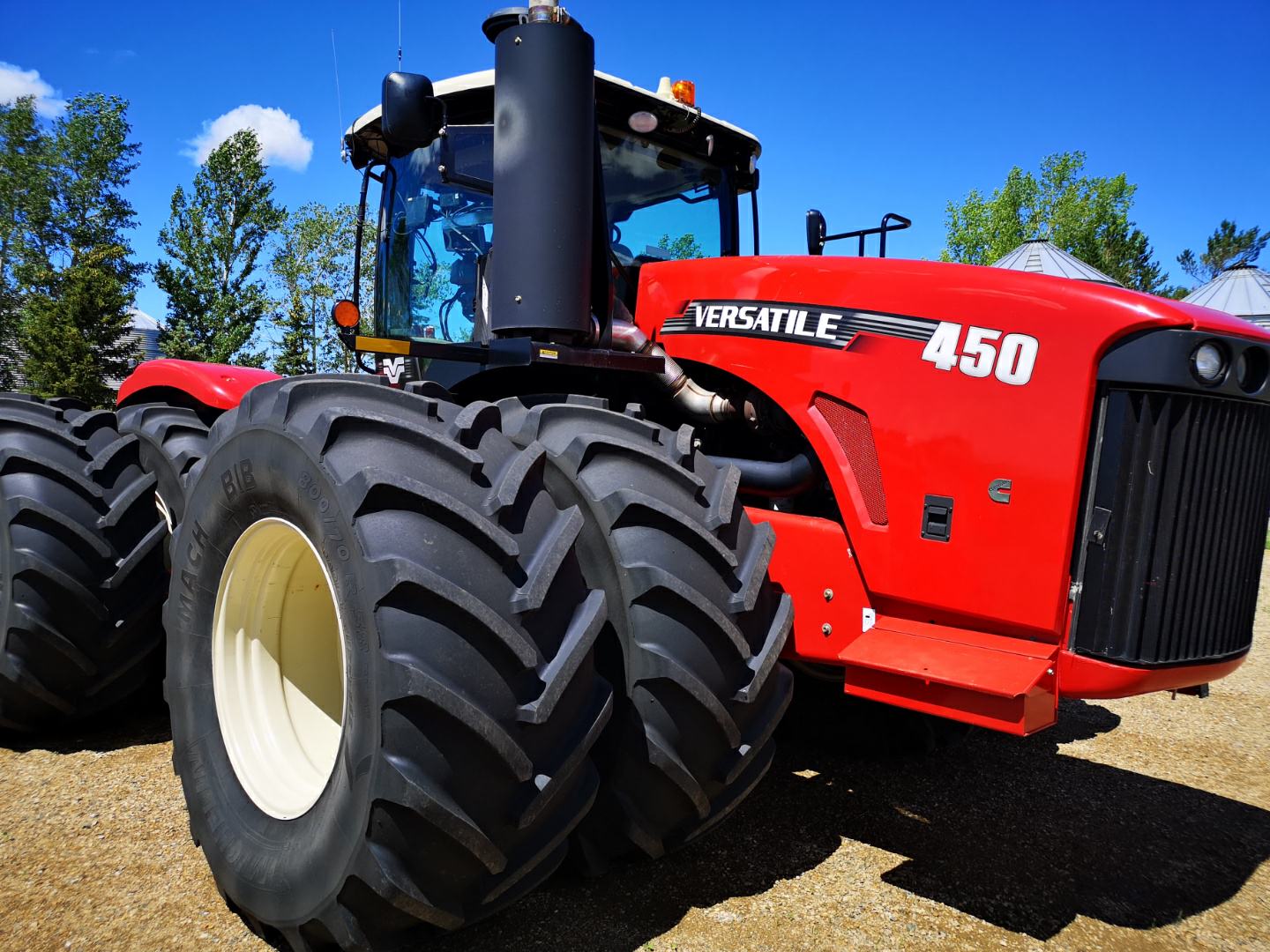 Versatile tractor